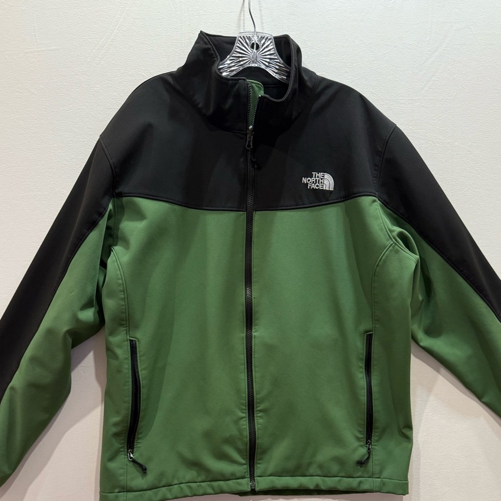 The North Face Men’s Softshell Apex Jacket Green/Black XL Excellent Condition!